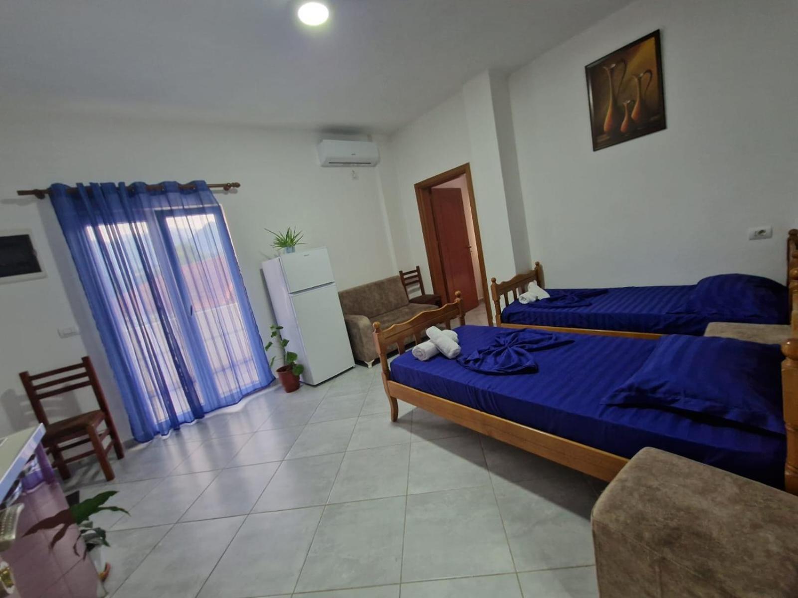 Bar-Restaurant-Hotel-Familja Klos Экстерьер фото