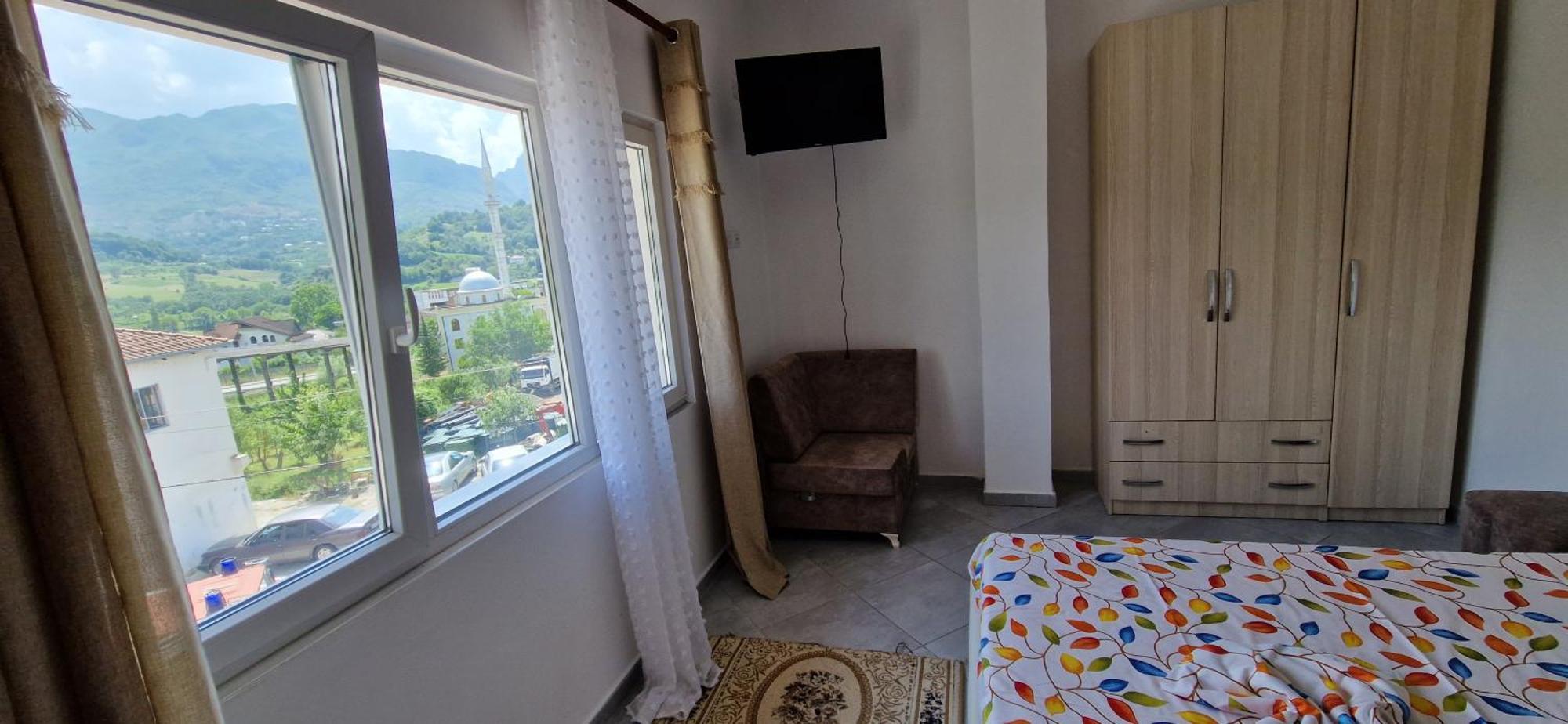 Bar-Restaurant-Hotel-Familja Klos Экстерьер фото
